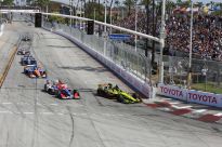 SOBREPASO DE BOURDAIS EN LONG BEACH. FOTOS: PATAGONIA VISUAL SOLUTIONS.